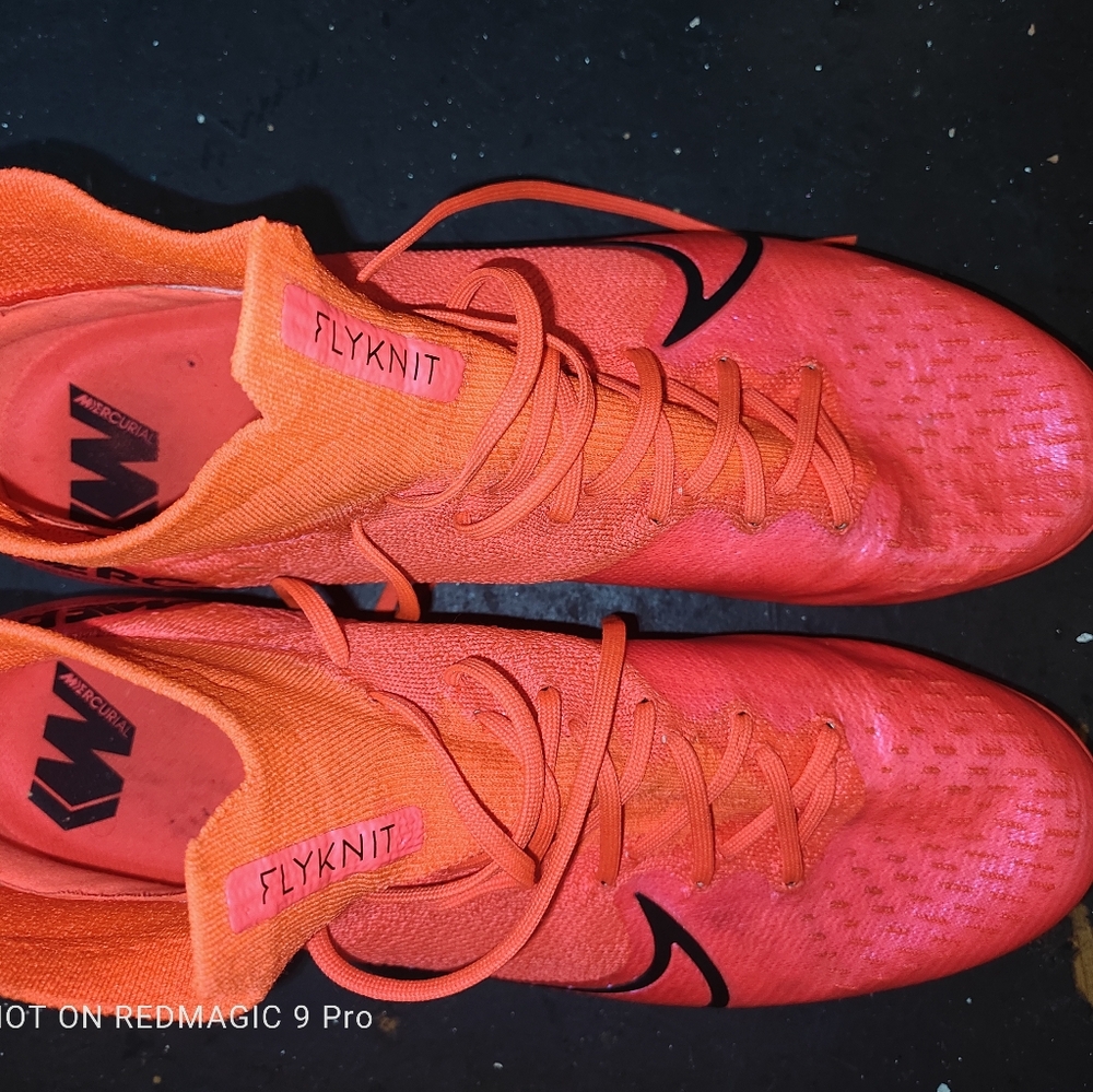 Mercurial Vapor 13 Club MG Laser Crimson